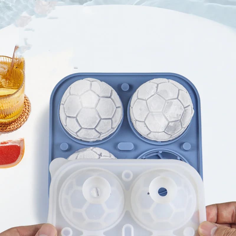 Forma de Cubos de Gelo de Futebol com 4 Cavidades e Tampa