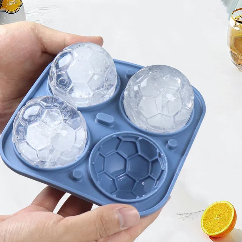 Forma de Cubos de Gelo de Futebol com 4 Cavidades e Tampa